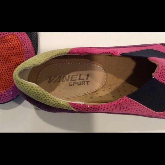 Women’s Sport Shoes - Picture 4 of 6